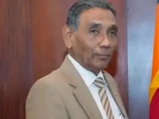 ލަންކާ އިން ރާއްޖެ އާއި މެދު "ދޮން މަންމަ" އަކަށް ކަންކުރާ ގޮތަށް އަމަލު ކުރާ ކަމަށް ރާއްޖެ އިން ލަންކާ އަށް ކަނޑައަޅާފައިވާ ސަފީރު ސިފަކުރުމުން އާއްމުންގެ ފާޑުކިޔުން އަމާޒުވެއްޖެ!