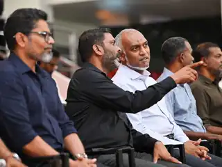 ޕްރެޒިޑެންޓްސް ކަޕްގެ ފައިނަލް މެޗުގައި ރައީސް މުޢިއްޒުގެ އަރިހުގައި ކުޅިވަރު ވަޒީރު ރާފިޢު