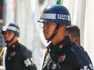 ތައިލެންޑް ސިފައިން ބުނީ ކެމްބޯޑިއާގެ ފަޅިން އުދުހެމުން ދިޔަ 250 އަށް ވުރެ ގިނަ އަންމޭންޑް އޭރިއަލް ވެހިކަލް (ޔޫއޭވީ) ފެނުނު ކަމަށް