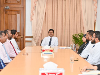 މީގެ ކުރިން ރައީސުލްޖުމްހޫރިއްޔާގެ ނައިބު، ގދ. އަތޮޅު ކައުންސިލާ ބައްދަލުކުރެއްވުމުގެ ތެރެއިން