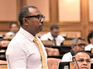 ރައްޔިތުންގެ މަޖިލީހުގެ މެދުހެންވޭރު ދާއިރާގެ މެމްބަރު އަދި އެފްއޭއެމްގެ ކުރީގެ ރައީސް އަލީ އާޒިމް