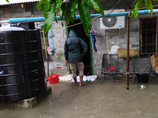 ފުވައްމުލަކުގައި ފެންބޮޑުވުމުގެ ސަބަބުން ފެންހިންދުމަށް އެމްއެންޑީއެފުން ހަރަކާތްތެރިވަނީ