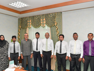 President Ibrahim Mohamed Solih met with the Bodufolhudhoo Council members, on Sunday afternoon