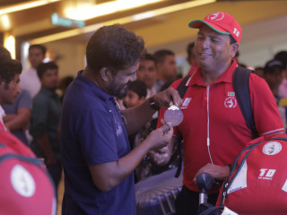 ރިހި މެޑައްޔާއެކު ކުރިކެޓް ޓީމު ރާއްޖެ އައުން