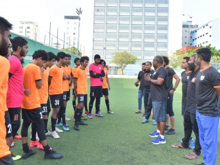 އާދީއްތަ ދުވަހުގެ ހަވީރު އީގަލްސްއިން ކުރިއަށް ގެންދިޔަ ފަރިތަކުރުންތަކުގެ ތެރެއިން