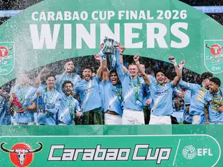 ސިޓީ އިން ކަރަބޯ ކަޕްގެ ތަށި އުފުލާލަނީ