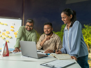 މިދިޔަ އަހަރު ހިދުމަތްތަކަށް މުހިންމު ބަދަލުތަކެއް، ވިޔަފާރިތަކަށް މާލީ އެހީތެރިކަން