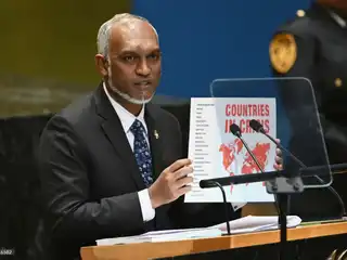 ނިއުޔޯކް ސިޓީގައި 24 ސެޕްޓެމްބަރ 2024 ގައި އޮތް އދ.ގެ އާންމު މަޖިލީހުގެ 79 ވަނަ ޖަލްސާގައި ރައީސް މުހައްމަދު މުއިއްޒު ވާހަކަ ދައްކަވަނީ.