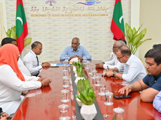 The president met members of Dh. Bandidhoo council and WDC on Tuesday