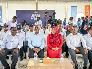ރައީސް މުއިއްޒު ގެ ދެކަނބަލުން ދުވާފަރަށް ވަޑައިގެންފި