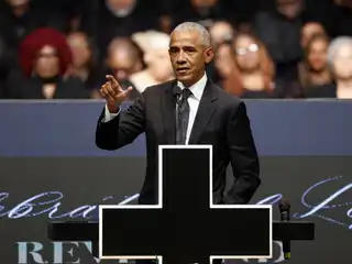 އެމެރިކާގެ ކުރީގެ ރައީސް ބަރަކް އޮބާމާ