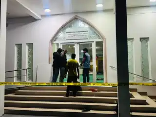 ހުޅުމާލޭގައި ހުންނަ އަޒީޒާ މިސްކިތައް މި ހަފްތާގައި ދެވަނަ ފަހަރަށް ގެއްލުންދީގެން އާއްމުންނާއި ފުލުހުން ހަރަކާތްތެރިވަނީ