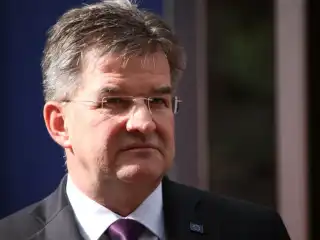 އެޕްސްޓީން އާ މެސެޖުތަކެއް ބަދަލުކުރިކަން ފަޅާ އެރުމާ އެކު ސްލޮވާކިއާގެ ރައީސް ގެ މުޝީރު މަގާމުން އިސްތިއުފާ ދެއްވައިފި