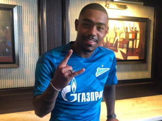 މެލްކޮމް ޒެނިތުގެ ޖޯޒީގައި