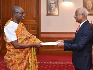 The new High Commissioner of Ghana to Maldives, Kwaku Asomah-Cheremeh presented credentials to President Solih on Monday