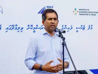 Minister Saeed at the ceremony held to launch taxi services in Vilimalé.