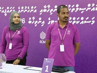 ރިޔާސީ އިންތިޚާބާއި މަޖިލީހުގެ އިންތިޚާބު އެއްކޮށްލުމާއި ގުޅޭ ގޮތުން ރައްޔިތުންގެ ޚިޔާލު ހޯދުމުގެ ފެންނަ ނުފެންނަ ވޯޓަށް ރީ-ރަޖިސްޓަރވުމުގެ ފުރުޞަތު ހުޅުވާލައިފި 