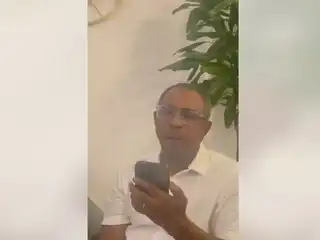 އަލީ އާޒިމް، އާދަމް އާޒިމް އަށް ފޯނުން ގުޅުއްވާ މަރުޚަބާ ވިދާޅުވަނީ