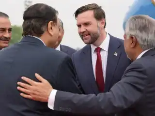 އެމެރިކާގެ ނައިބު ރައީސް ޖޭޑީ ވޭންސް ޕާކިސްތާން އަށް ވަޑައިގެންނެވުމުގެ ތެރެއިން.