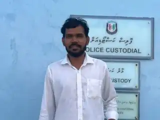 ލޫކަސް ޖަލީލް ބަންދުން ދޫކޮށްލުމުން އަތޮޅުވެހި ބޭރުގައި ނަގާފައިވާ ފޮޓޯ އެއް 