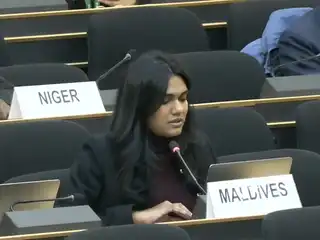 ޔުވިރސަލް ޕީރިއޮޑިކް ރިވިއު ގެ 51 ވަނަ ބައްދަލުވުމުގައި ރާއްޖޭގެ ފަރާތުން ވާހަކަ ދައްކަނީ.