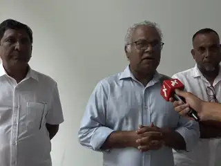 The Maldivian Democratic Party (MDP) has met with the press after submitting a formal complaint to the Human Rights Commission of the Maldives (HRCM) regarding potential human rights violations in the process of relocating the residents of Hirimaradhoo to another island.