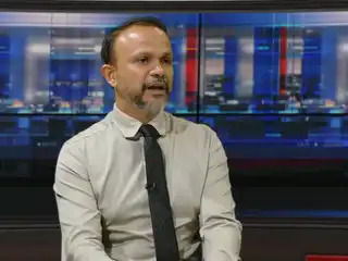 ފަލަސުރުހީ ޕްރޮގްރާމްގައި ގާނޫނީ ވަކީލު އަލީ ހުސައިން ވާހަކަ ދައްކަވަނީ. 