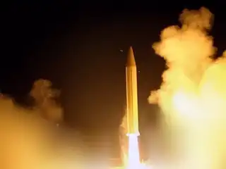 އީރާނުން ހުއްޓުމެއް ނެތި 3 ގަޑިއިރު ވަންދެން މިސައިލް ހަމަލާތައް އިޒްރޭލާއި އެމެރިކާގެ އަމާޒުތަކަށް ދީފި