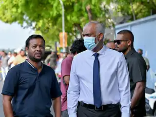 ރައީސް މުއިއްޒާއި ހައުސިން މިނިސްޓަރު މުއްތަލިބް