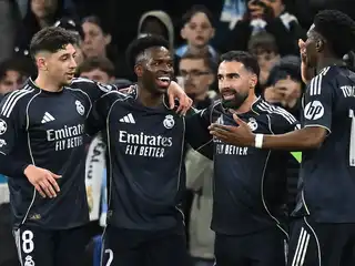 މެޗުގައި ލަނޑު ޖެހުމަށް ފަހު ރެއާލްގެ ކުޅުންތެރިން އުފާ ފާޅު ކުރަނީ