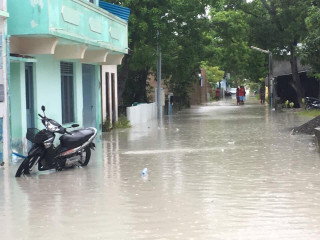 އައްޑޫ ސިޓީއަށް ކުރި ވިއްސާރައެއްގައި އެ ރަށު މަގުމަތި ފެންބޮޑުވެފައި - ފައިލް ފޮޓޯ