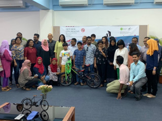 ދުންފަތުގެ އިސްތިއުމާލް ކުރުން ހުއްޓާލާފައިވާ ފަރާތަކަށް ބައިސްކަލް ހަދިޔާ ކުރަނީ