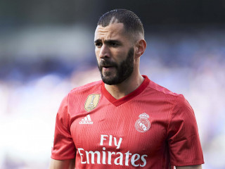 ރެއާލް މެޑްރިޑަށް ކުޅެމުން އަންނަ ފްރާންސްގެ ފޯވާޑް ކަރިމް ބެންޒެމާ