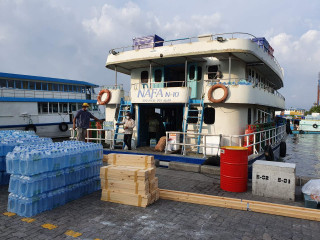 A boat in the harbor region