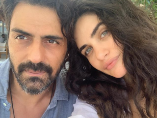 އަރްޖުން ރާމްޕަލް އާއި ލޯބިވެރިޔާ ޗުއްޓީ ހޭދަ ކުރަން ރާއްޖޭއަށް!