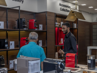 މި ޝޯރޫމް ހުޅުވާފައިވަނީ އޯކިޑްމަގުގައި މ. ދޫރެސްގައި