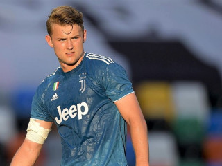 ޔުވެންޓަސްގެ ޑިފެންޑަރު މަތިއަސް ޑިލީޓް