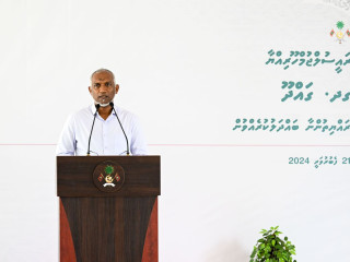 President Muizzu speaking to residents of Gadhdhoo island 