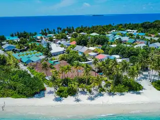 ރ. ރަސްގެތީމު. އޭނާ މަރުވެފައި އޮއްވާ ފެނުނީ އާދިއްތަ ދުވަހުގެ ރޭގެ ވަގުތެއްގައި.  