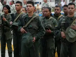 މަދޫރޯ ހައްޔަރު ކުރުމަށް އެމެރިކާ އިން ހިންގި އޮޕަރޭޝަންގައި ވެނެޒުއެލާގެ 47 ސިފައިންގެ އޮފިސަރުން މަރުވި