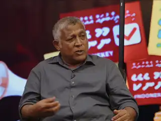 ފެންނަ ނުފެންނަ ވޯޓު ނަގަން އުޅެނީ ރިޔާސީ އިންތިހާބުގައި ޔާމީންގެ ފޮޓޯ ޖަހައިގެން އުޅުނު ގޮތަށް، މިފަހަރު ޔާމީންގެ ބަދަލުގައި އޮތީ ކައުންސިލް އިންތިހާބު: އަސްލަމް