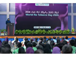 ދުންފަތާ މެދު ހޭލުންތެރިވެ، އަމިއްލަ ނަފުސު ދުންފަތުން ސަލާމަތްކުރުމުގެ ޖިހާދެއް، ދުންފަތުގެ އިސްތިޢުމާލުކުރާ ކޮންމެ ފަރާތަކުން ވެސް އާޢަޒުމަކާއެކު ފެއްޓެވުމަށް ރައީސުލްޖުމްހޫރިއްޔާގެ އަނބިކަނބަލުން ގޮވާލެއްވި.