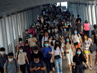 ތައިލެންގެ އެތެރޭގައި މީހުން މާސްކު އަޅައިގެން