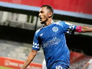 މެޗުގައި ލަނޑު ޖެހުމަށް ފަހު ނިއުގެ ސެންޓޭ އުފާ ފާޅު ކުރަނީ