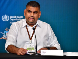 ހޮނިހިރު ދުވަހުގެރޭ އެންއީއޯސީގައި ބޭއްވި ނޫސްވެރިންގެ ބައްދަލުވުމުގައި މަބްރޫކް އަޒީޒް ވާހަކަ ދައްކަވަނީ