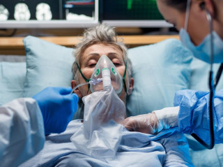 ބެލްޖިއަމްގެ ހޮސްޕިޓަލެއްގައި ކޮވިޑަށް ޕޮޒިޓިވްވެފައިވާ މީހަކު ފަރުވާ ހޯދަމުން ދަނިކޮށް