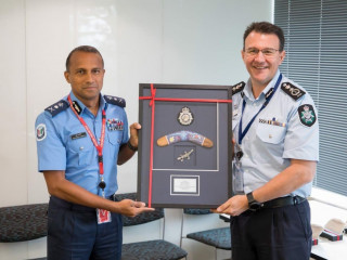 ކޮމިޝަނަރ އޮފް ޕޮލިސް މުޙައްމަދު ހަމީދު، ކޮމިޝަނަރ އޮފް އޮސްޓްރޭލިއަން ފެޑެރަލް ޕޮލިސް، ރީސް ޕީ. ކަރޝޯ އާއި ބައްދަލުކުރައްވަނީ