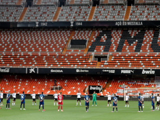 ސްޕެނިޝް ލީގު ނިމުމުގެ ކުރިން ސަޕޯޓަރުންނަށް ދަނޑު ހުޅުވާލެވޭނެ ކަމަށް އުންމީދު ކުރަން: ޓެބާސް