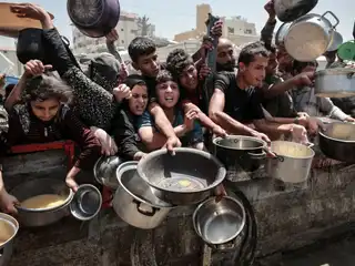 އީރާނުގައި ކުރަމުންދާ ހަނގުރާމަ އަންނަ ޖޫން މަހުގެ ނިޔަލަށް ކުރިއަށްދާނަމަ، އިތުރު 45 މިލިއަން މީހުން ބަނޑުހައިހޫނުކަމުގެ ނުރައްކަލާ ކުރިމަތިލާންޖެހޭނެ: ޑަބްލިޔުއެފްޕީ