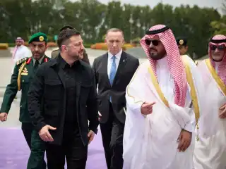 ޔޫކްރެއިންގެ ރައީސް ޒެލެންސްކީ ސައުދީ އަރަބިއްޔާ އަށް ވަޑައިގެންނެވުމުގެ ތެރެއިން.